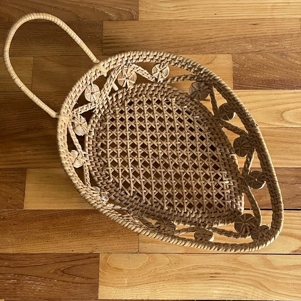 Vintage tear drop decorative basket with handle
